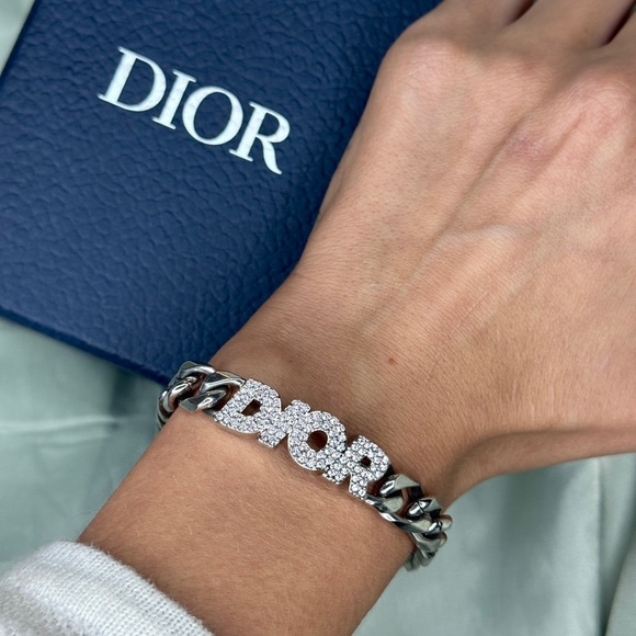 DIOR Italic Chain Link Bracelet - Picture 3 of 6